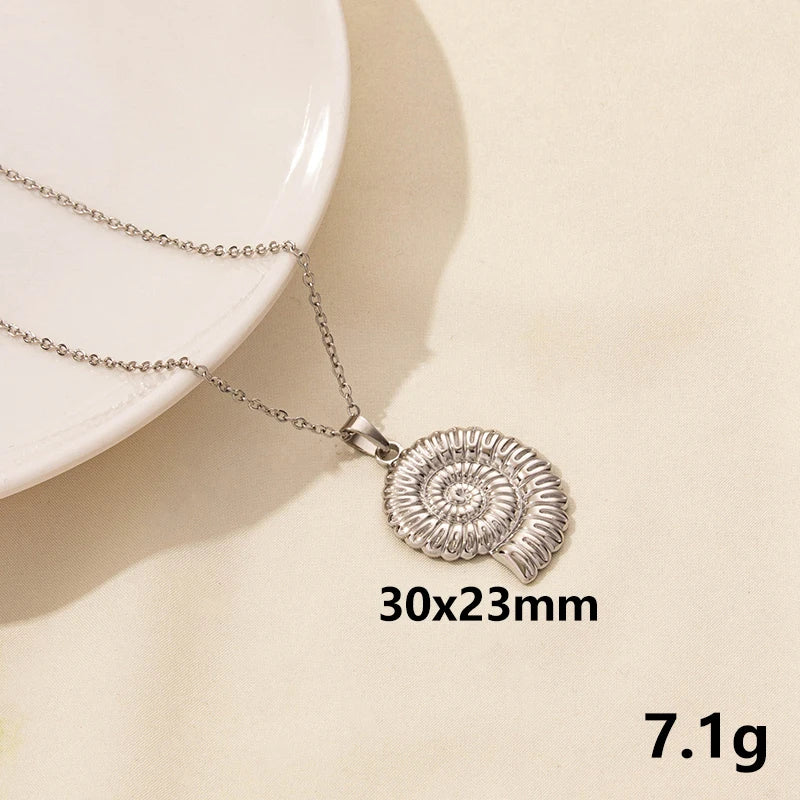 Men's Mali Necklace - Punk Shark