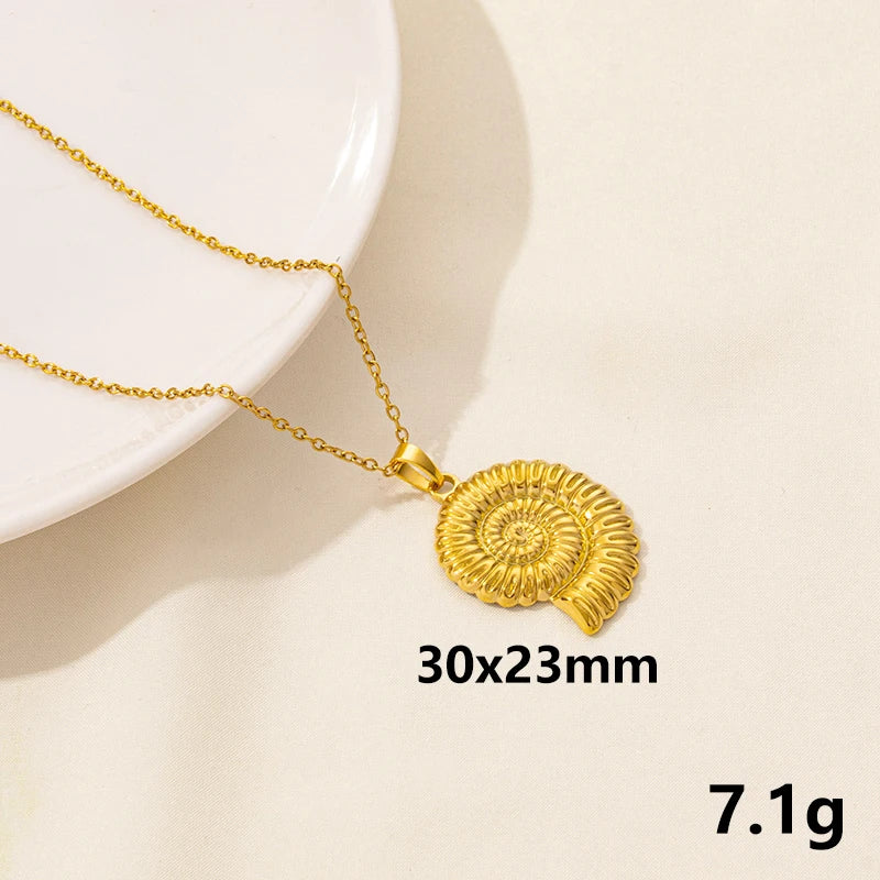 Men's Mali Necklace - Punk Shark