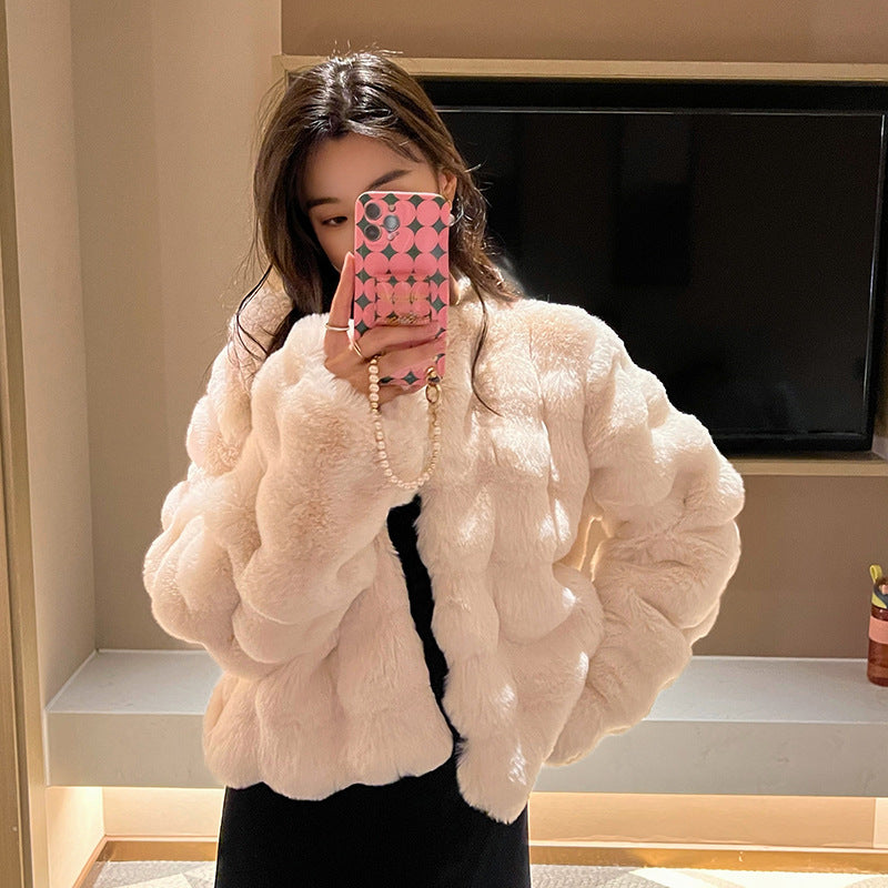 White Fur Coat for Women 2023 Autumn and Winter New Style Short Imitation Fur Plush Collarless Top Short Top Warm and Trend