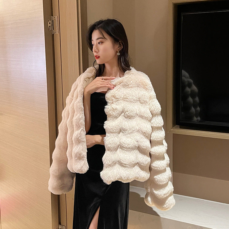 White Fur Coat for Women 2023 Autumn and Winter New Style Short Imitation Fur Plush Collarless Top Short Top Warm and Trend