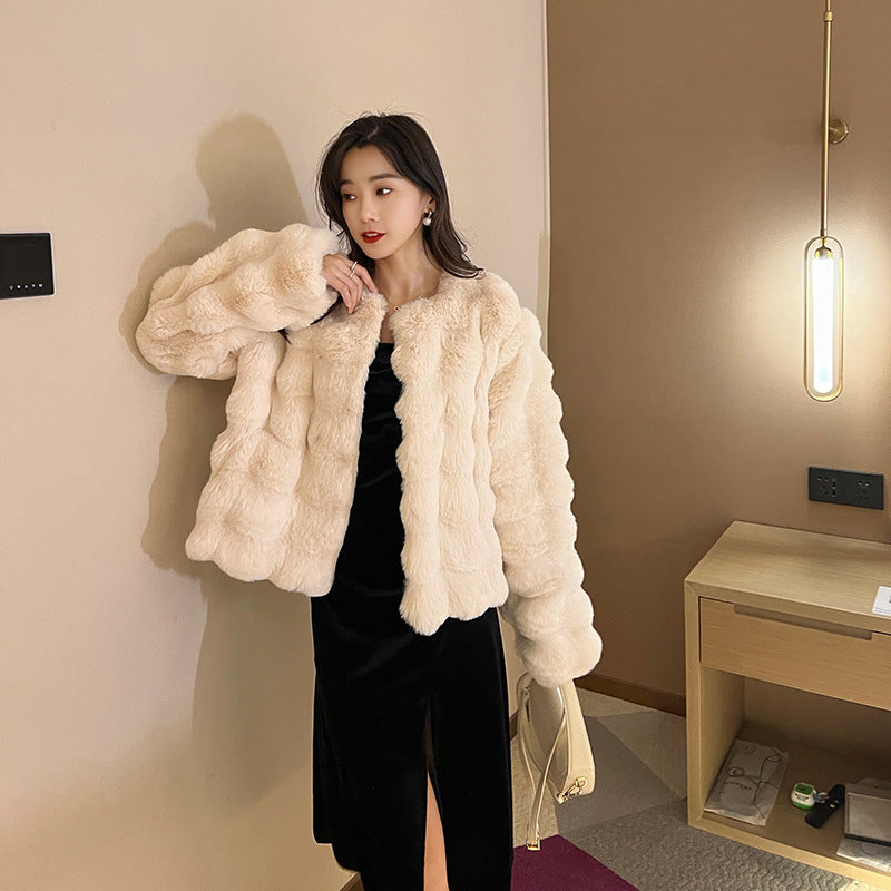 White Fur Coat for Women 2023 Autumn and Winter New Style Short Imitation Fur Plush Collarless Top Short Top Warm and Trend