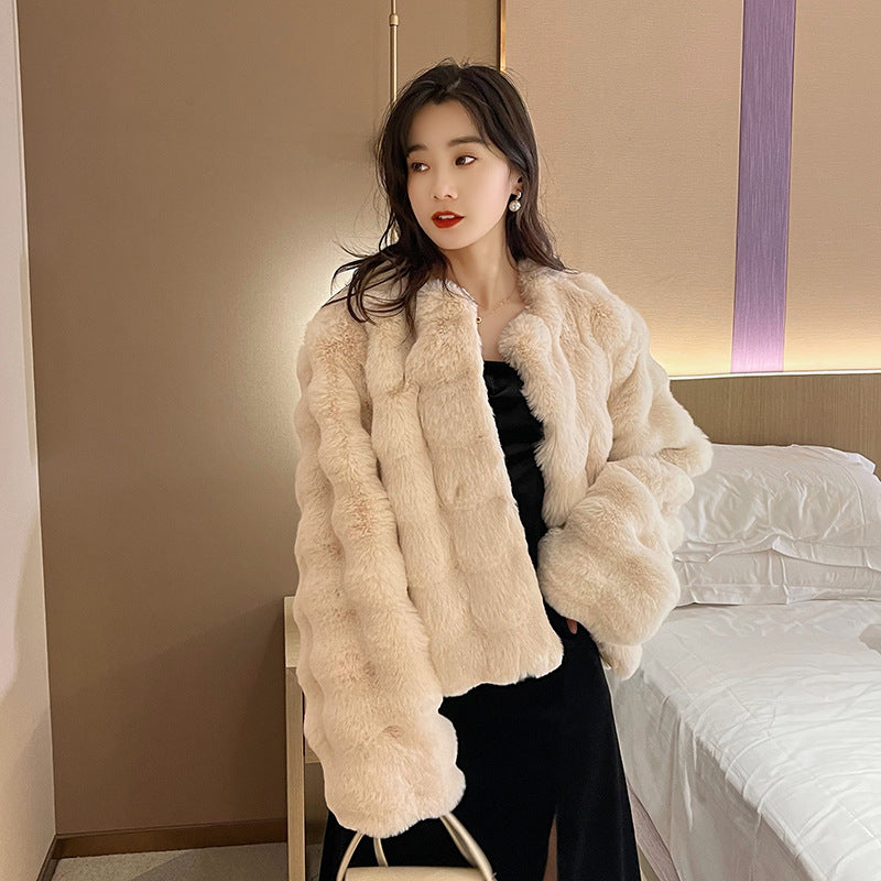 White Fur Coat for Women 2023 Autumn and Winter New Style Short Imitation Fur Plush Collarless Top Short Top Warm and Trend