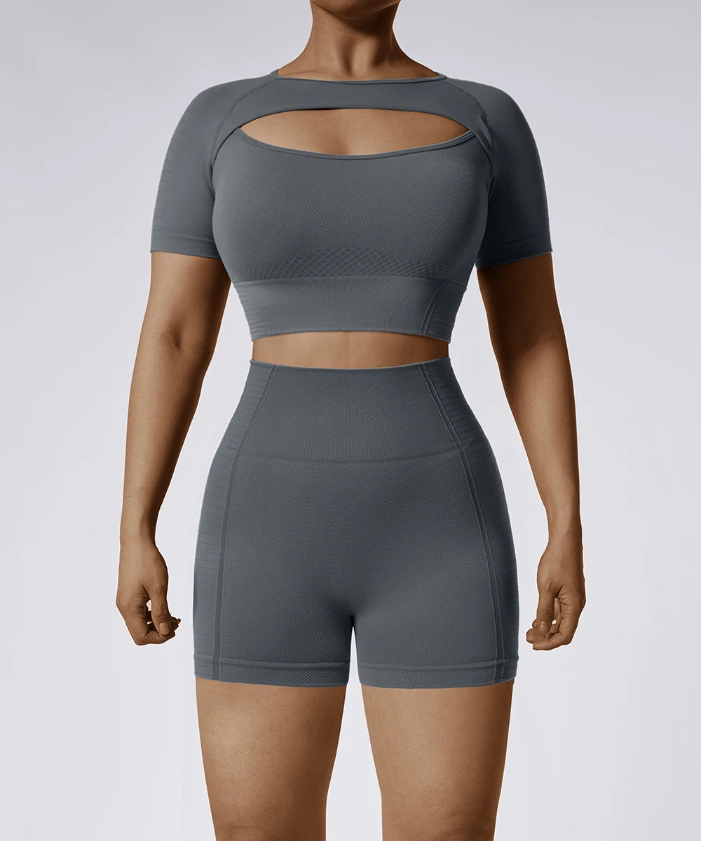 KAGI - Seamless Slit Yoga Crop Top