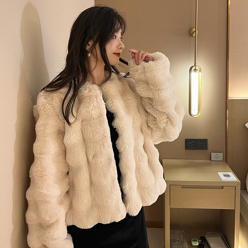 White Fur Coat for Women 2023 Autumn and Winter New Style Short Imitation Fur Plush Collarless Top Short Top Warm and Trend