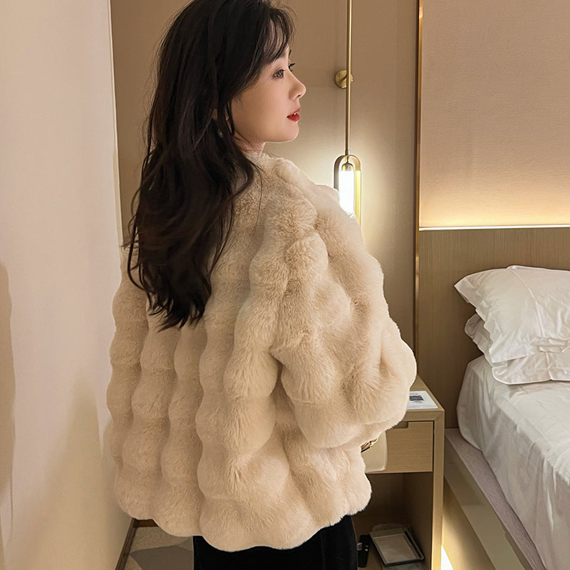 White Fur Coat for Women 2023 Autumn and Winter New Style Short Imitation Fur Plush Collarless Top Short Top Warm and Trend