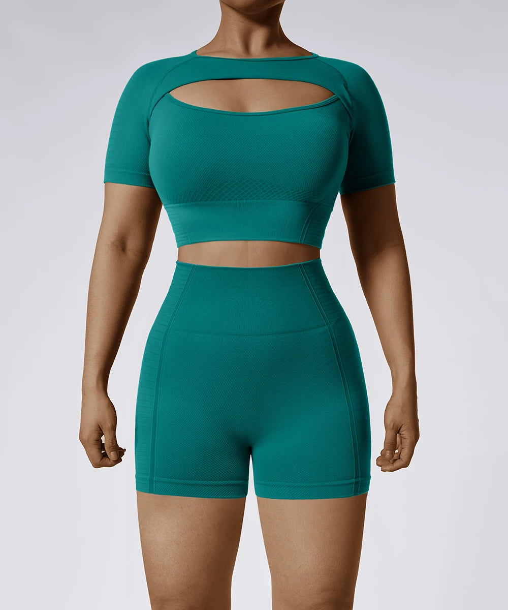 KAGI - Seamless Slit Yoga Crop Top