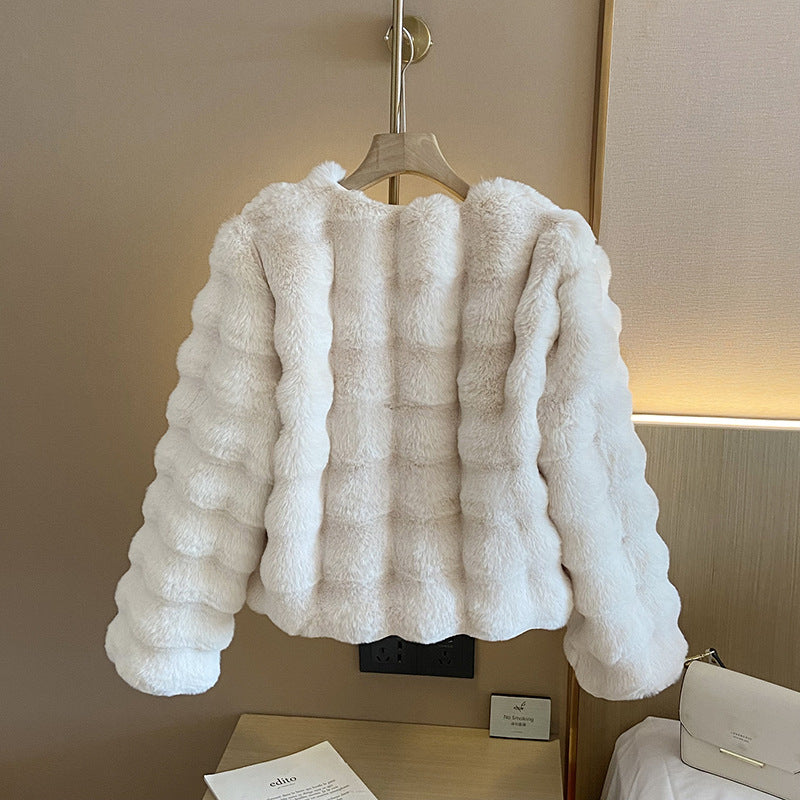 White Fur Coat for Women 2023 Autumn and Winter New Style Short Imitation Fur Plush Collarless Top Short Top Warm and Trend