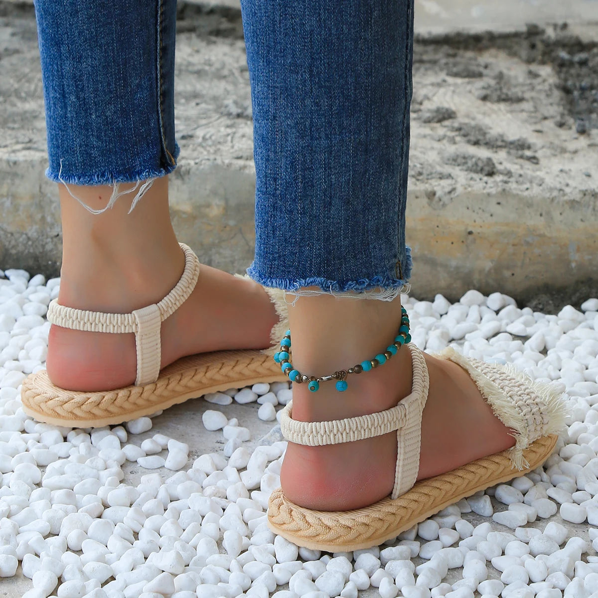 Women's fashion trend tassel shoelaces are non slip, wear-resistant, comfortable, soft soled flat heeled sandals